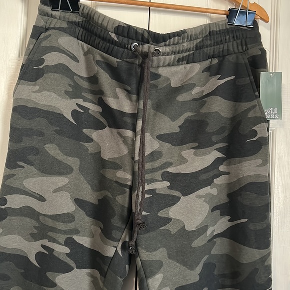 Wild Fable Camo Joggers - Picture 2 of 6